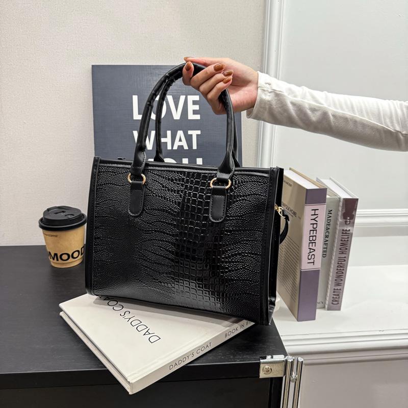 

Модная универсальная сумка-тоут в иностранном стиле, простая ретро, женская, большой вместимости, повседневная, с индивидуальностью, осенняя новинка, на плечо чёрный