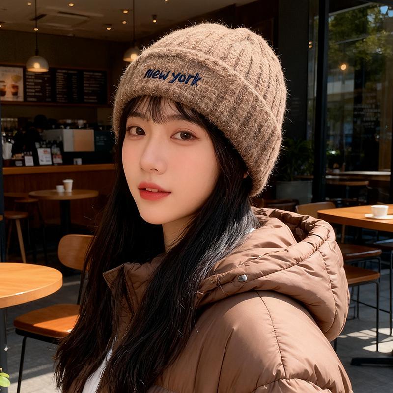 Autumn and Winter Wool Hat Women's Ear Protection Hat Warm Cold Hat Versatile Loose Knitted Hat Headgear
