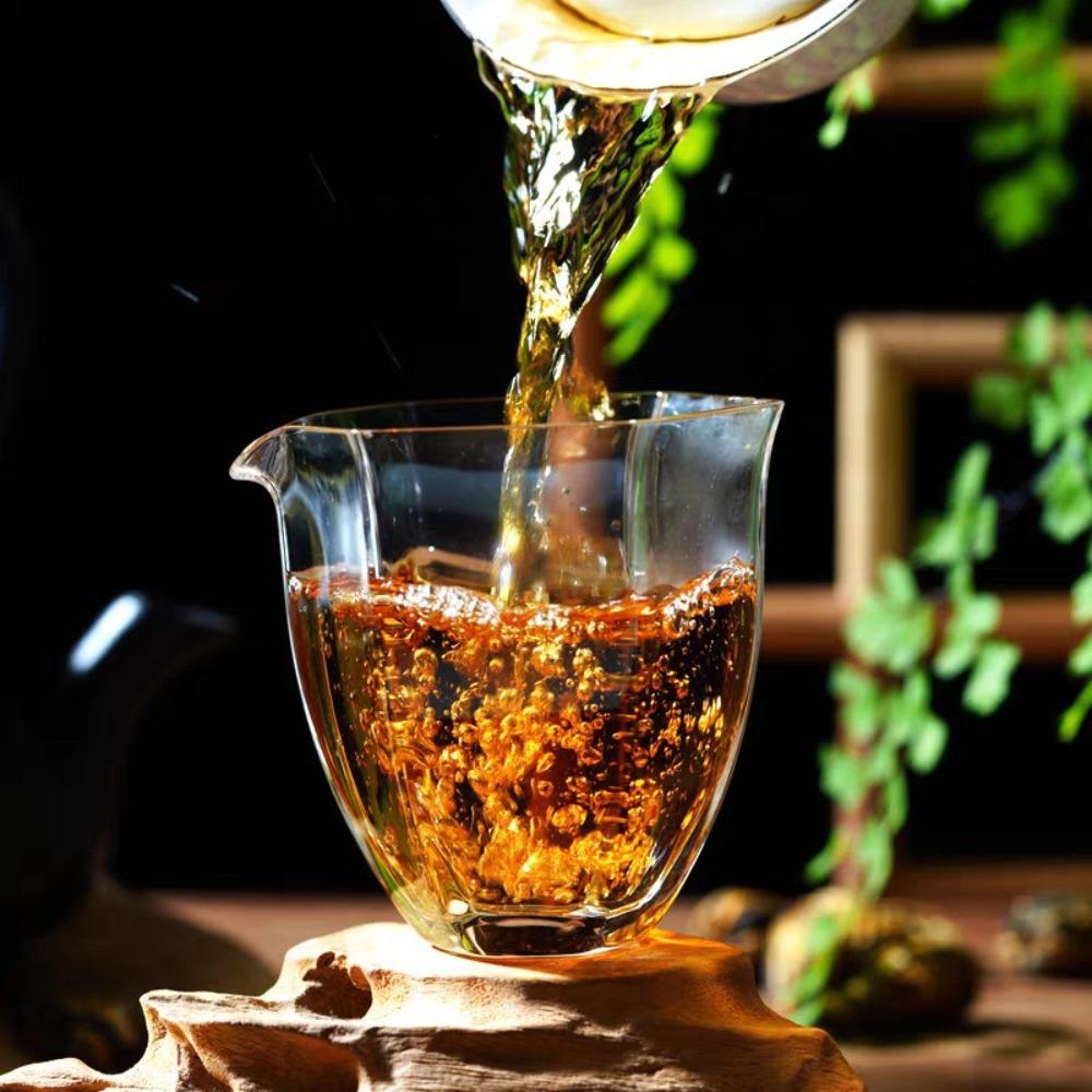 Wholesale Individually Packed Yunnan Fengqing Dianhong Handmade Lily Pagoda Golden Silk Honey Aroma Gongfu Tea 500g