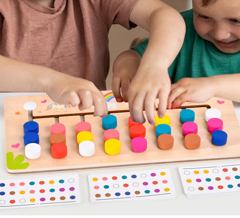 Montessori Wooden Eight-Color Puzzle for Early Education and Logical Thinking Training.