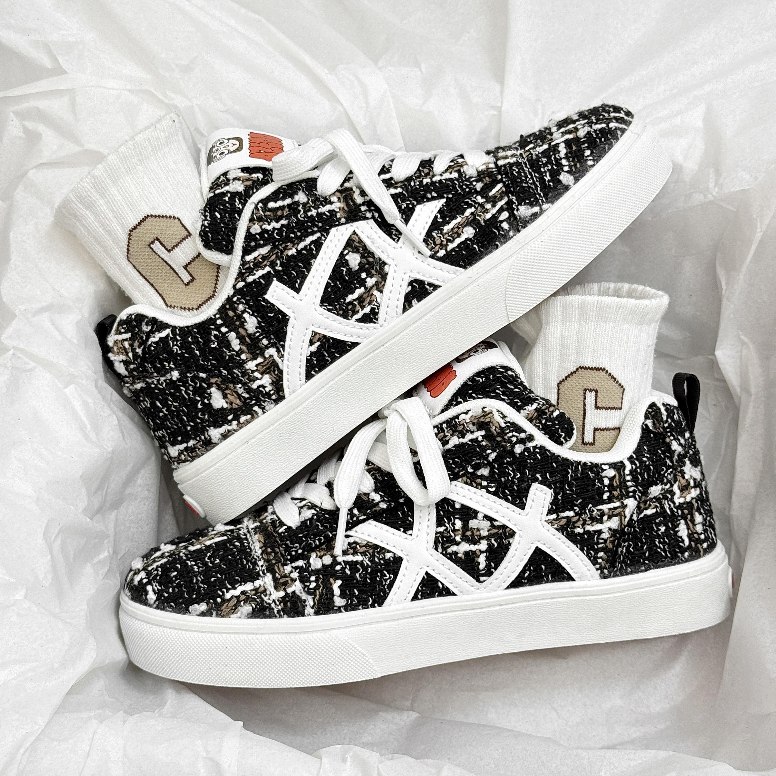 

Модная мужская парусиновая обувь 2025Новая трендовая уличная повседневная обувь Дышащая Модная Удобная Мягкая подошва Обувь для скейтборда Кроссовки Мужские 44 чёрный