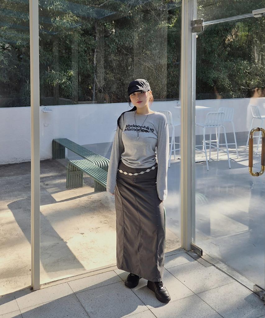 Maidibbeullumemolijeu Mm Text Long Sleeve Tee(Grey)