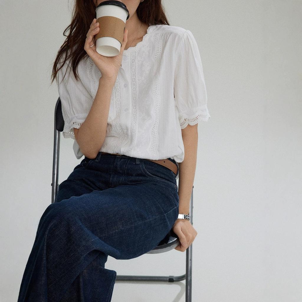 Crew neck embroidered hollow cuffs lace shirt women's French pastoral niche simple top