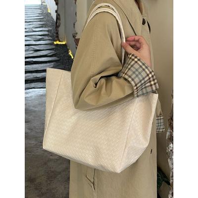 New Large-capacity Soft Leather Woven Bag Korean High-end Niche Shoulder Bag Commuter Tote Bag