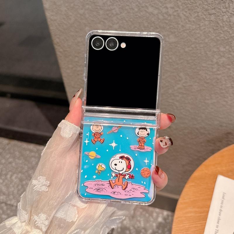 Cartoon Cute astronaut Star Snoopy peanut laser Folding Clear Phone Case For Samsung ZFlip 5 6 7 ZFlip 7 FE Funny Snoopy cover