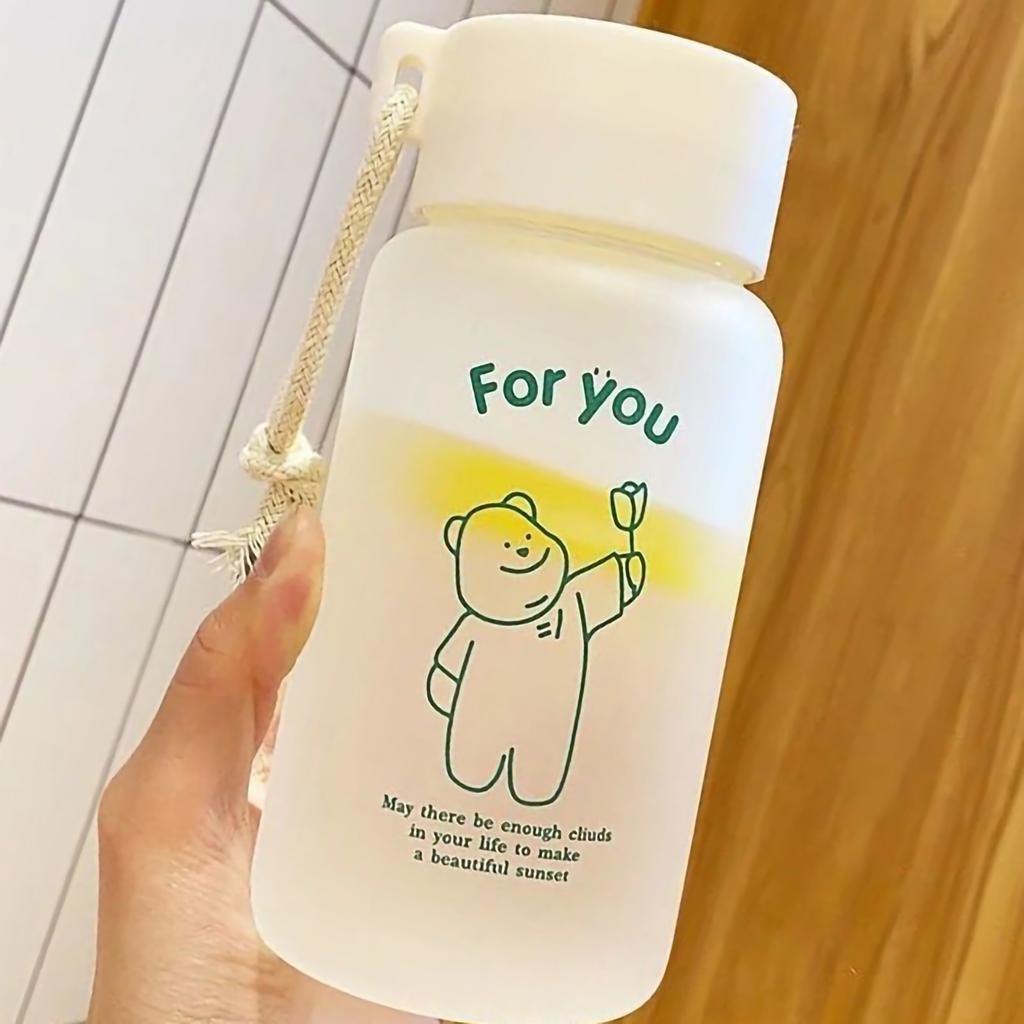 Kinder Wasserflasche Niedlicher Cartoon-Druck Griffdesign Gesund Geruchlos Gute Abdichtung Studenten Wasser