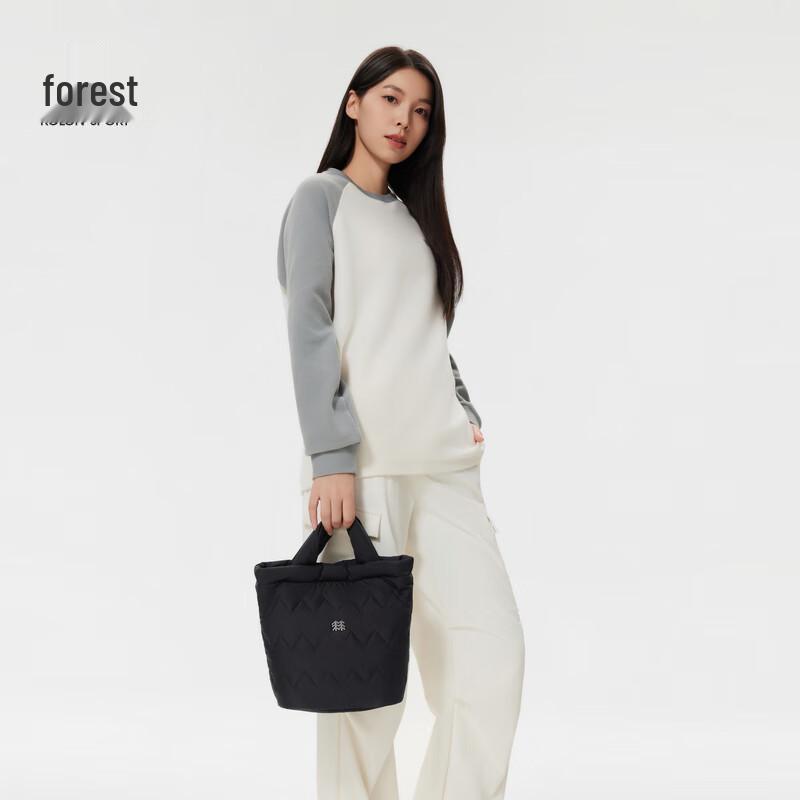 

Стеганая сумка-кроссбоди KOLON SPORT SOTSOT с множеством отделений XXX