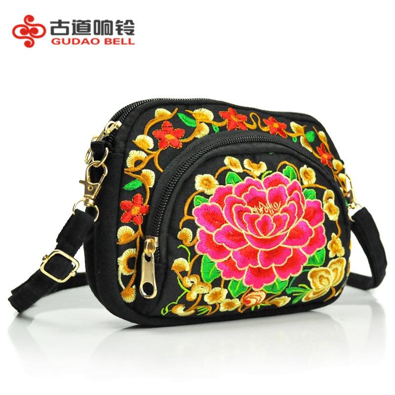 New Yunnan ethnic embroidery bag, double-sided embroidered canvas change bag, mobile phone bag, women's mini oblique span bag