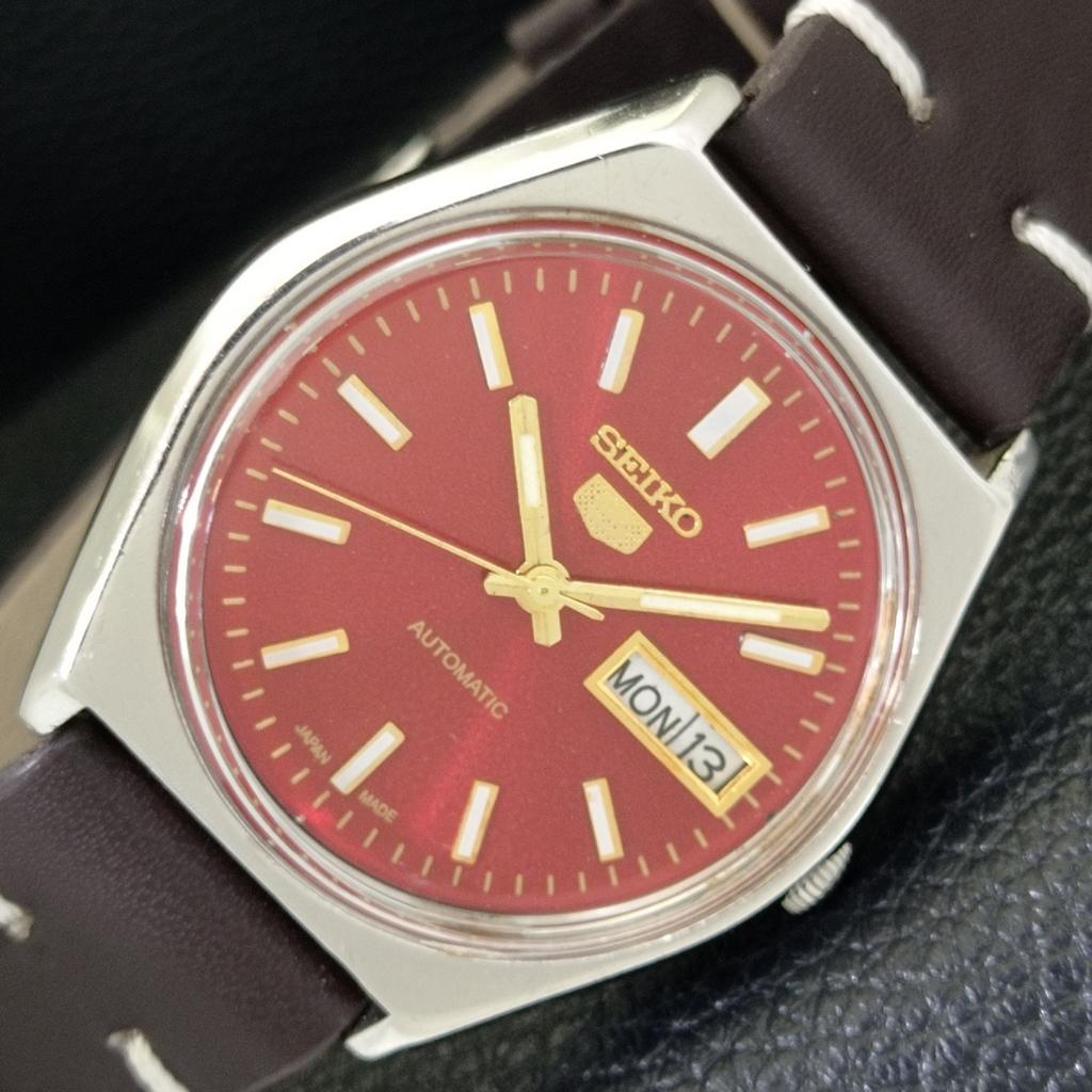 AUTOMATIC VINTAGE SEIKO 5 JAPAN 6319A MENS RED COLOR DIAL WATCH a701262-5 R206a-a701262