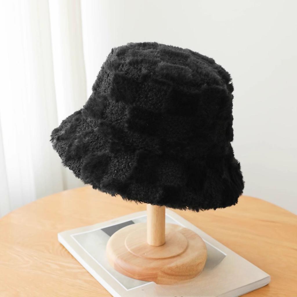 Winter Hat for Women Plush Warm Basin Hat Big Head Circumference Lamb Velvet Fisherman Showing Face Small Checkered Bucket Hat Trendy