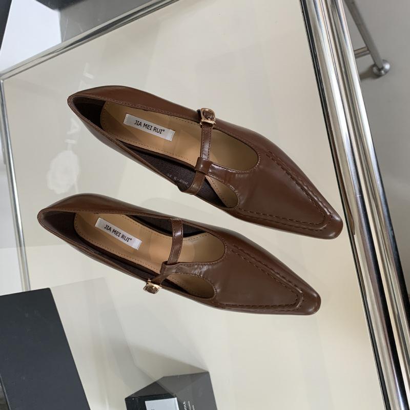 

2025 spring new single shoes women s hollow pointed tip thin heel shallow mouth Mary Jane shoes niche white A medium heel shoes women 39 темно-коричневого