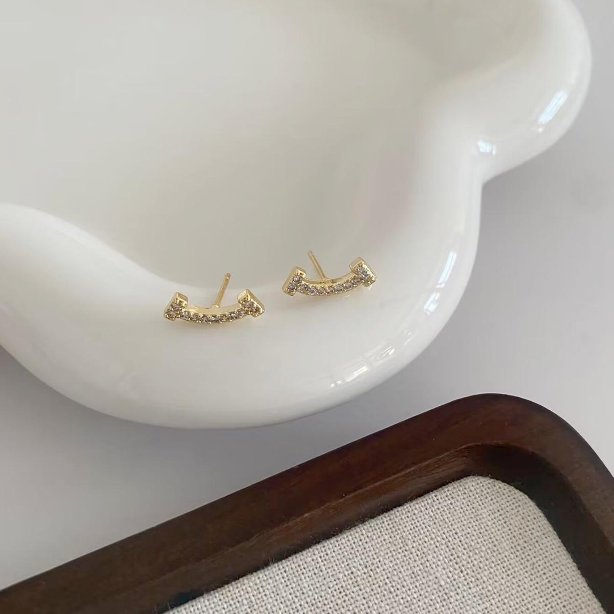 Exquisite Micro-Set Zirconia Smile Stud Earrings with S925 Sterling Silver Needle for Elegant Women