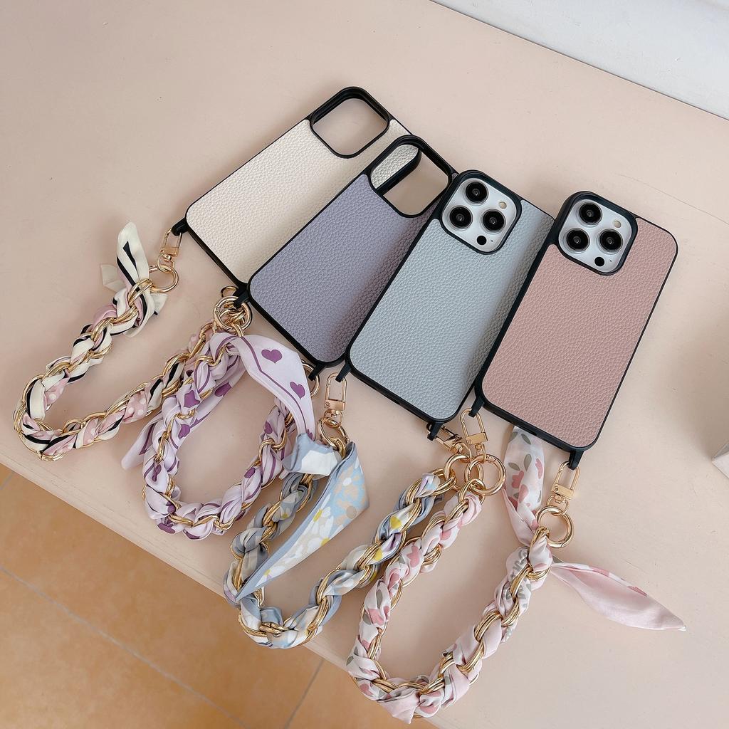 iPhone 14 mobile phone case portable ribbon is suitable for Apple 13 Pro messenger classic leather 11 chain double hanging hole.