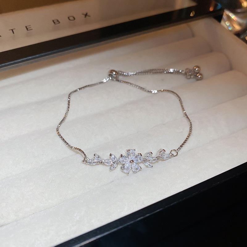 Elegante Geometrische Zirkonia Armband voor Damesmode - Veelzijdig, Trendy Bangle Sieraden