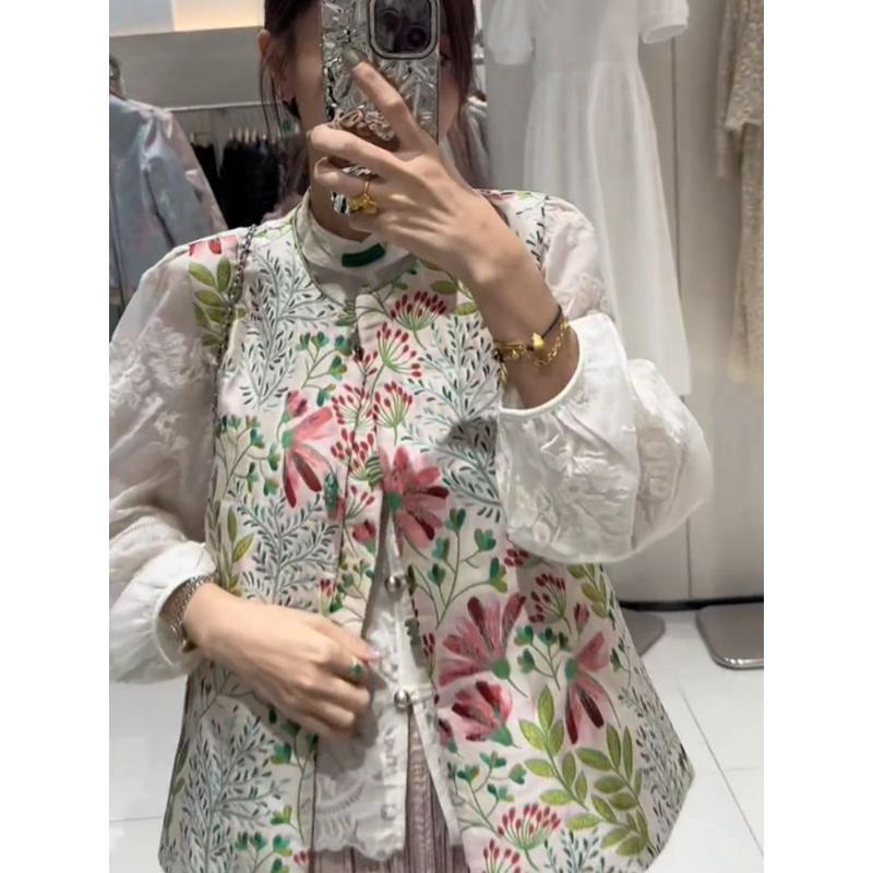 Women's Chinese-Style Sleeveless Vest: Fashionable Retro Shawl Top for Spring & Autumn