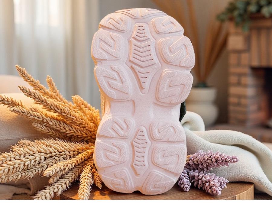 Toddler Shoes: New Soft-Sole Non-Slip Cartoon Baby Shoes for Ages 1-2, Breathable for Spring and Autumn.