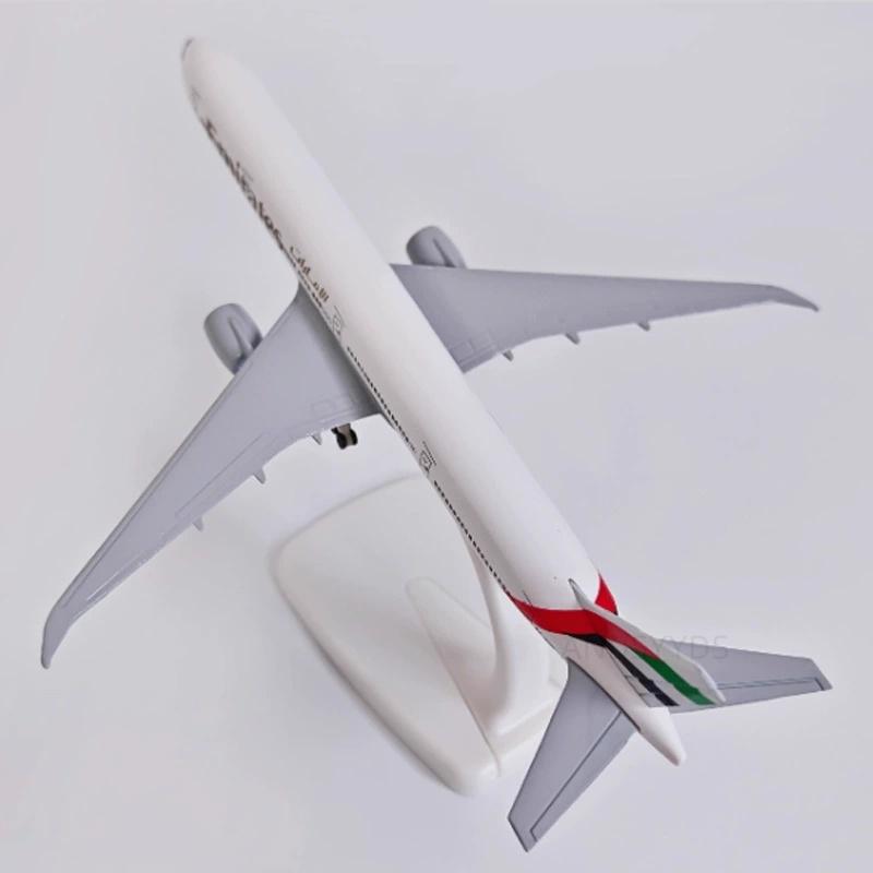 Diecast Aviation Emirates Airlines Airplane B777 Metal 20cm Alloy Aircraft 1:400 Scale With Landing Gear Plane Display Model