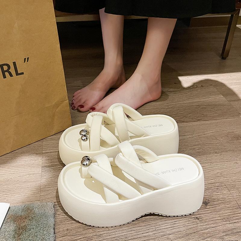 Xiaoxiangfeng Thick-soled Heightening Set of Toe Slippers for Women's Summer Wear Ins2025 New Internet Celebrity Super Fire Design Sandals