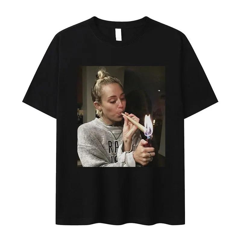 Miley Cyrus Funny Smoking Graphic T-Shirt Hannah Montana Aesthetic Vintage T-Shirt Men Women Casual T-Shirt Graphic T Shirts Y2K