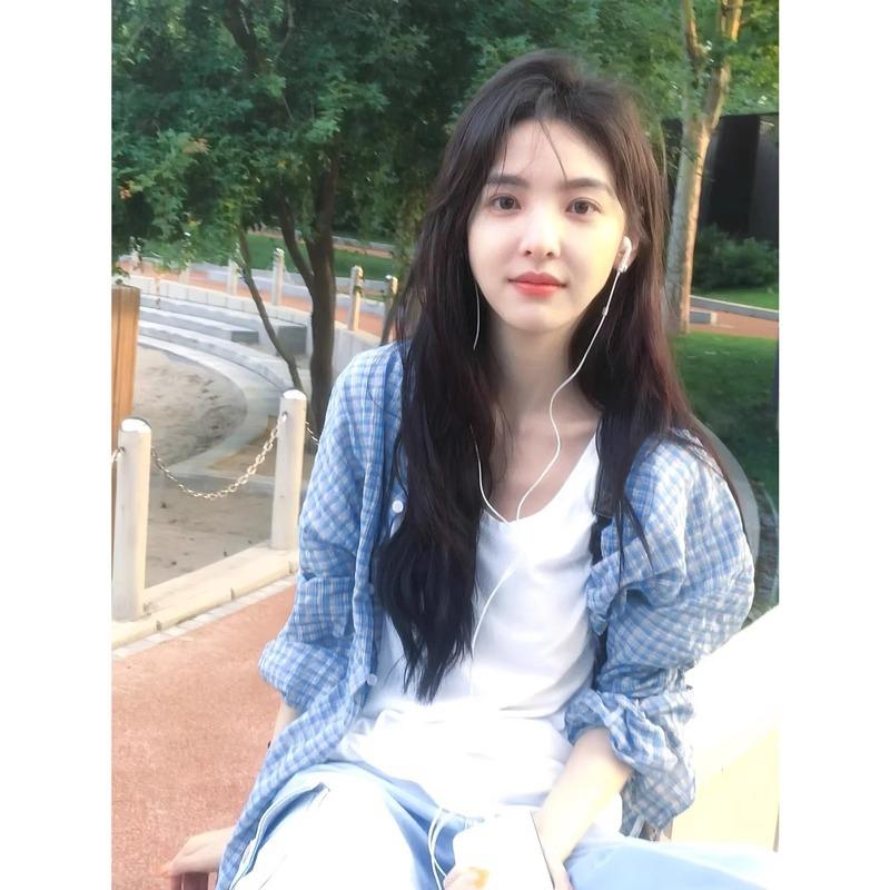 Lazy Wind Casual Blue Plaid Shirt Women's Early Autumn New Loose and Versatile Long-sleeved Sunscreen Jacket Top