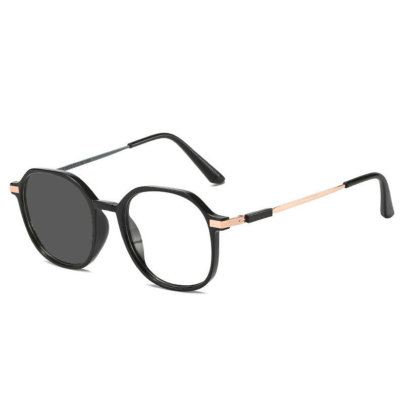 Fashion Pochromic Glasses Vintage Square Frame Anti Blue Lights Eyeglsses Women Men  Chameleon Eyewear UV400 Sun glasses