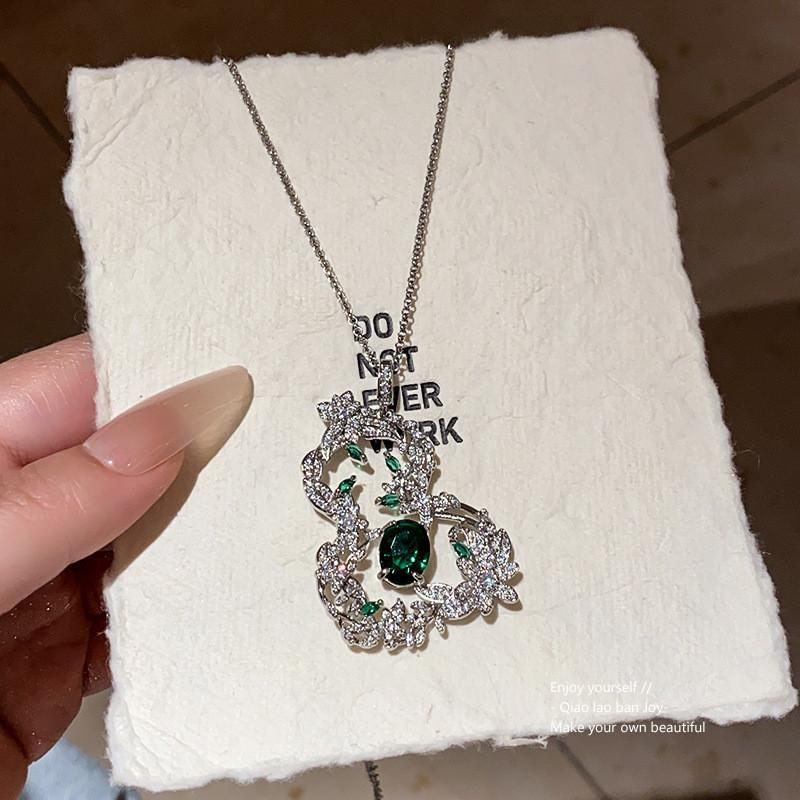 New Chinese Style Zircon Gourd Leaf Necklace For Women With Elegant Floral Pendant