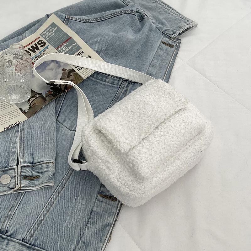 

Korean Style Lamb Wool Crossbody Bag - Autumn/Winter 2025 Trendy Solid Color Small Square Shoulder Bag 21 x 16.5 x 21 cm