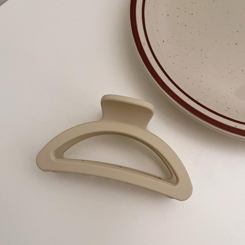 Elegant Autumn/Winter Milk Tea Coffee Hair Clips - Chic Hair Claws for a Celebrity Look