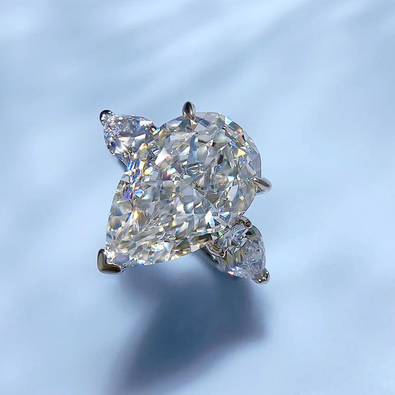 Mujing Jewelry Luxury S925 Silver Teardrop Ring with High-Carbon Diamond 11*17