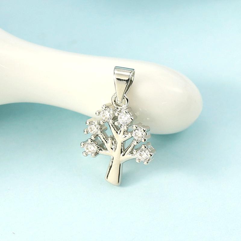 

Korean-Style Christmas Tree Necklace: Women’s Fashion High-End Zircon Pendant on Silver-Plated Chain