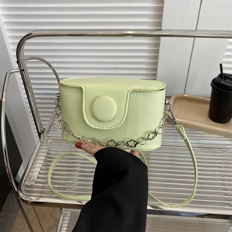 Chic And Fashionable Small Shoulder Bag For Women Perfect For Everyday Use