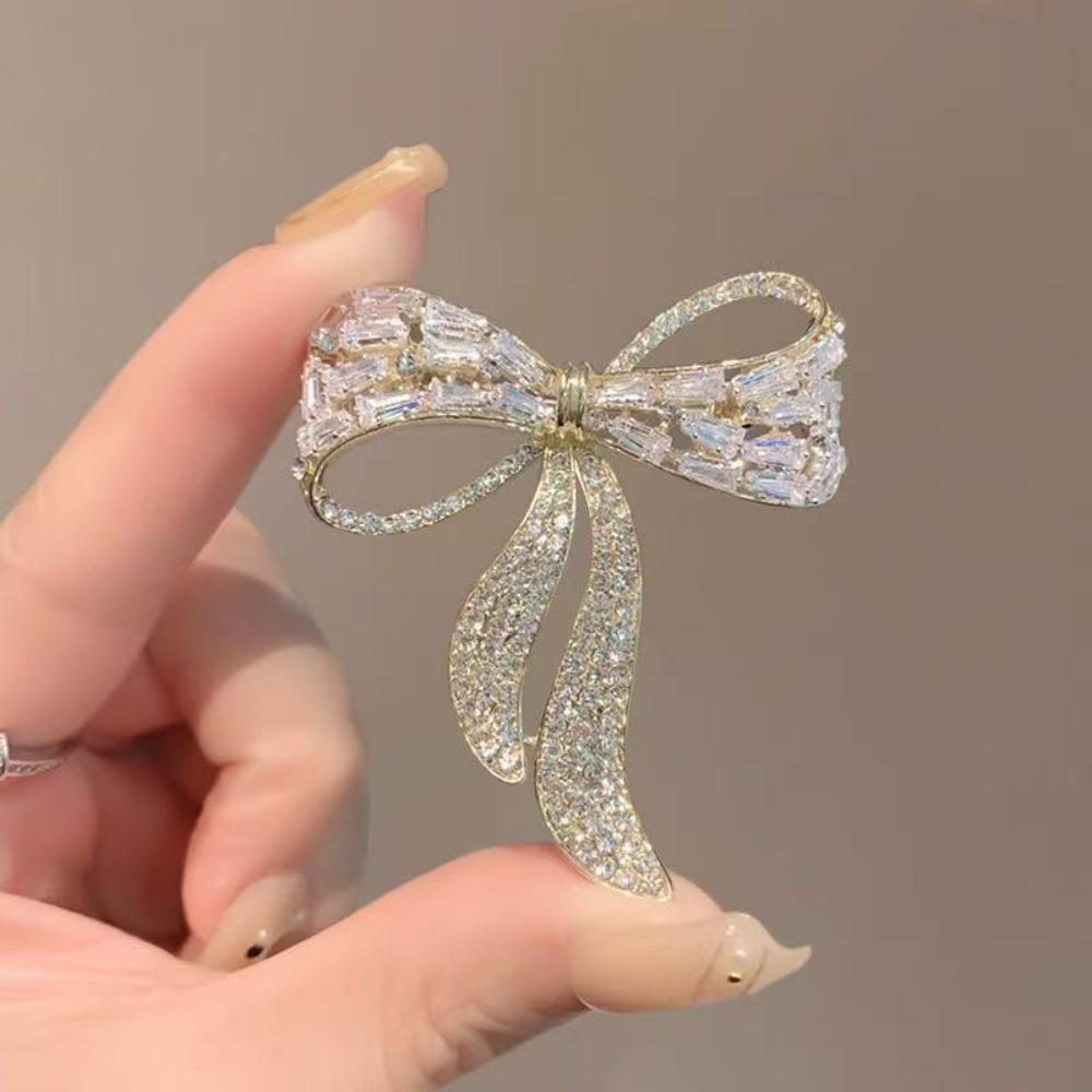 Exquisite Shiny Bowknot Brooch Zinc Alloy Hollow Rhinestones Brooch Small Bow Lapel Pins for Lady Dress