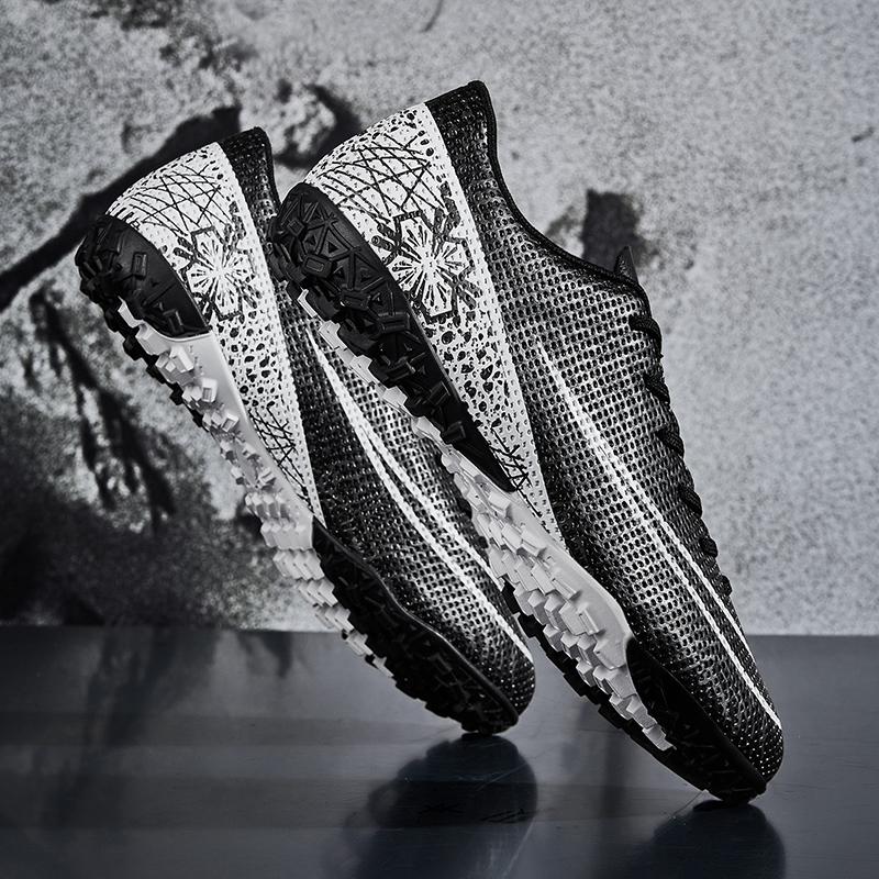 Men Soccer Shoes Kids Football Boots Women Professional Soccer Cleats Antiskid Low Top TF/FG Athletic Sports Football Shoes