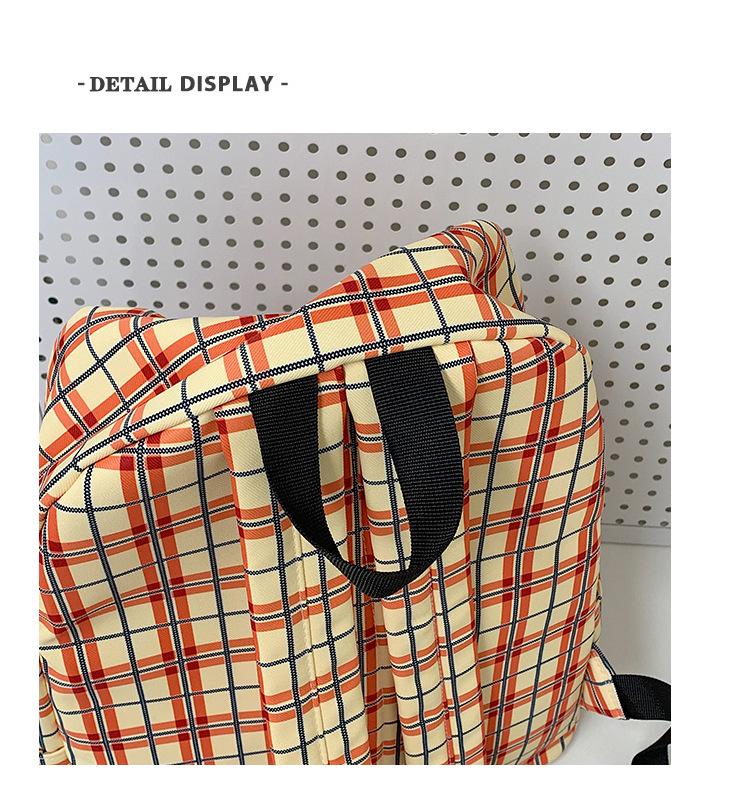 Stylish Plaid Backpack for Female College Students - Lightweight and Trendy for School and Travel
