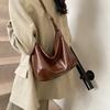 Large capacity bag women's fashion versatile new retro simple shoulder messenger bag commuter dumpling bag