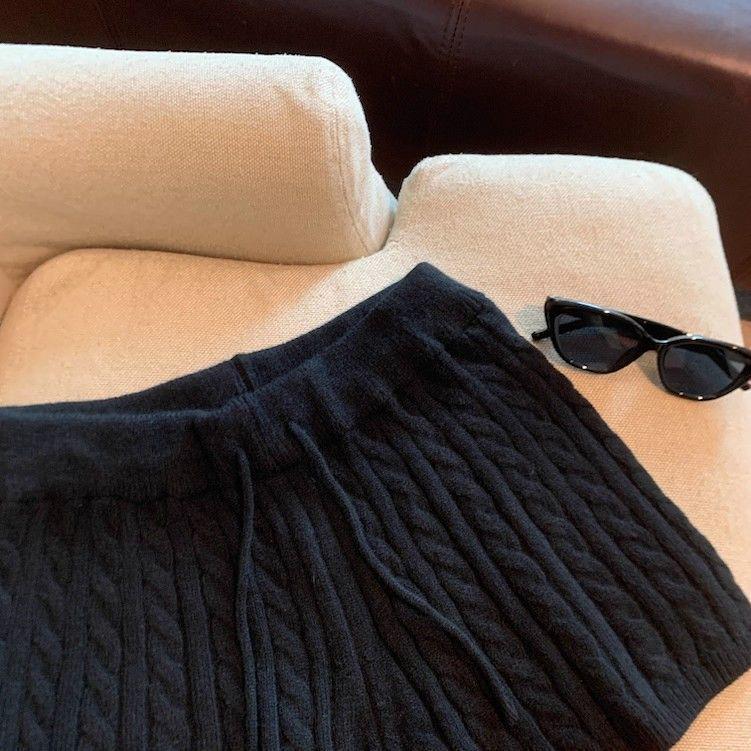 Korean Style Sweet Spicy Cable Knit Wide-Leg Elastic Waist Shorts for Women - Slimming & Casual, Early Autumn 2025.