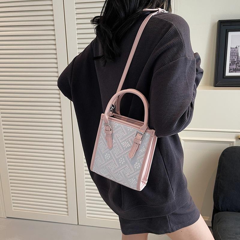 New Fashion Handbag Women's Versatile Shoulder Messenger Bag Women
