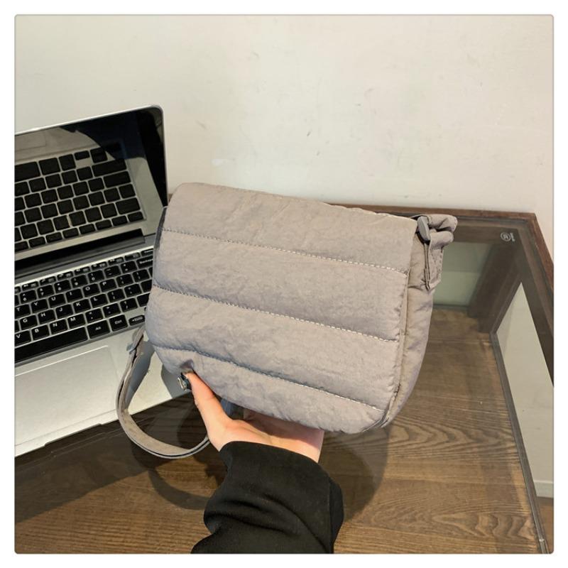 

Embroidery thread new solid color small fresh shoulder bag gentle lazy wind simple age reduction messenger small square bag серый