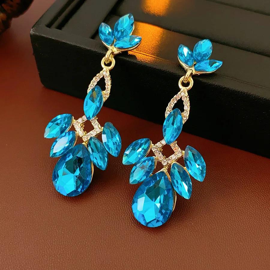 Inlaid Rhinestone Hollow Water Drop Flower Earring for Women Light Luxury Palace Style Drop Earrings Exaggerated Zircon Gifts