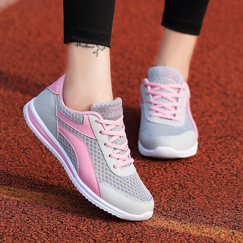 Spring Middle-Aged And Old Walking Shoes Women'S Shoes Mesh Breathable Non-Slip Sports Shoes Women'S Lightweight And Versatile Casual Shoes