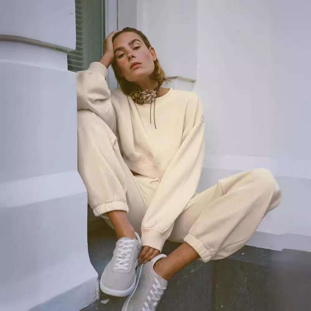 

Women s Cotton Crop Sweatshirt & Elastic Joggers Set - Autumn/Winter Casual Slim Fit XXL