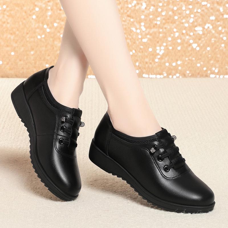 One spring and autumn 2 new one-pedal women's shoes soft leather soft-soled women's single shoes flat-heeled casual leather shoes