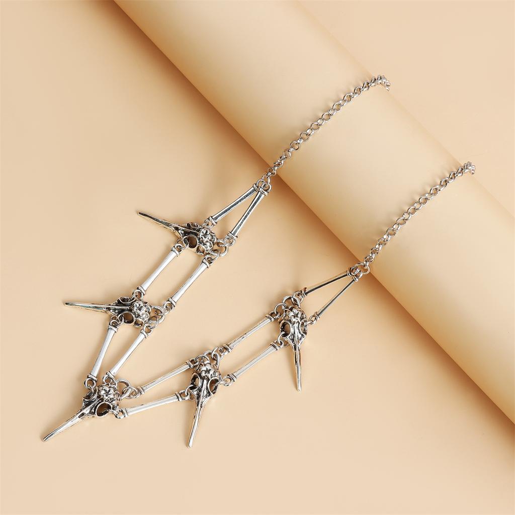 Alloy Gothic Bird Skull Necklace Exquisite Pendant Necklace Alloy Texture for Individualistic and Artistic Expression