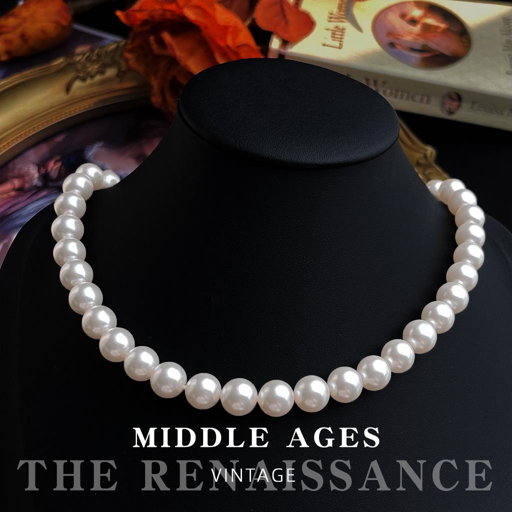 High-quality Glass Pearl Necklace French Retro Collarbone Chain Necklace for Women