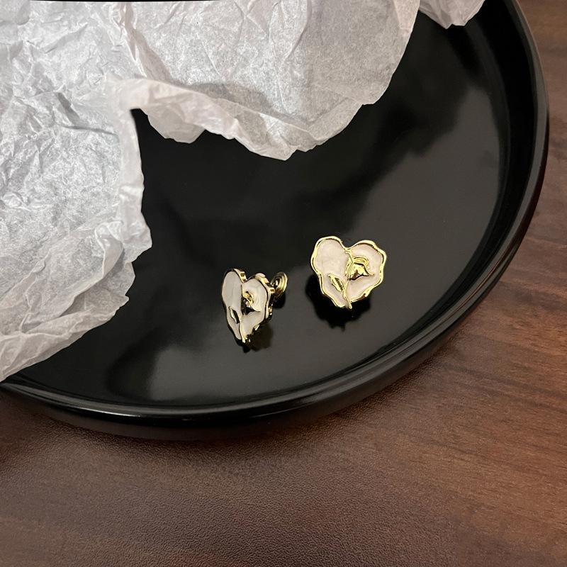 Pearl Mosquito Coil Disc Ear Clips: No-Pierce, Elegant French-Style Earrings for Women