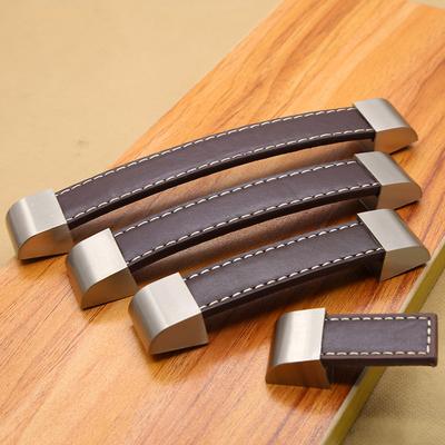 אביזרי וחלקי ריהוט – ידיות לדלתות