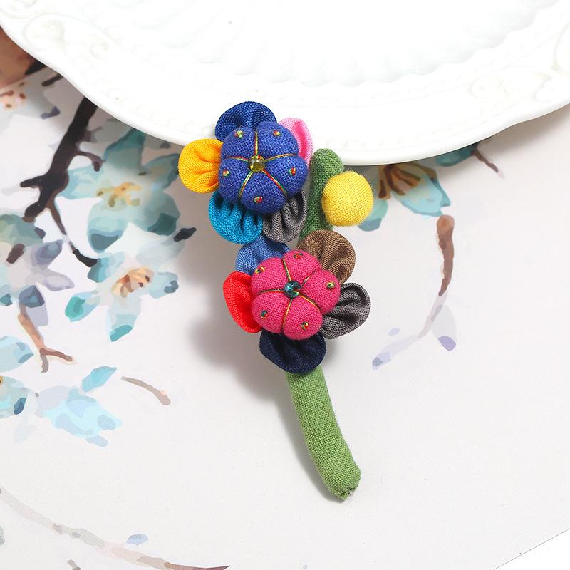 Original design handmade fabric embroidery brooch retro simple and elegant personality versatile corsage jacket bag accessories