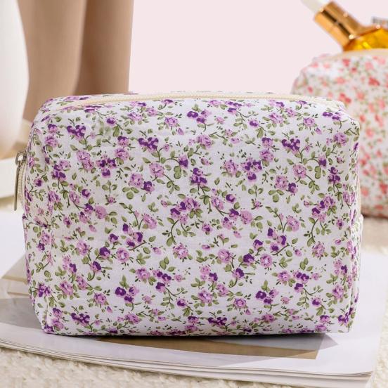 1Pc Flower Printed Quilted Makeup Bag, Puffy Zipper Design, Large Capacity Cosmetic Organizer for Travel & Toiletries