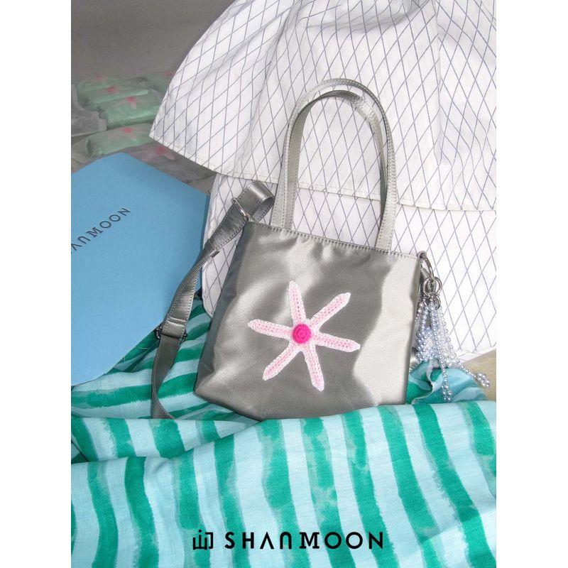 

Shanmen Fashion Silver Romantic Starfish Hand Crocheted Niche Style Unique Designer Artist Same Style Small Handbag Fashion Silver Medium