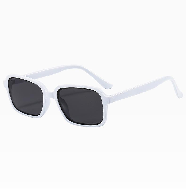 Square Sunglasses Woman Frame Glasses for Women Fahsion Trendy Unisex Street Shot Rivet Eyewear Travel